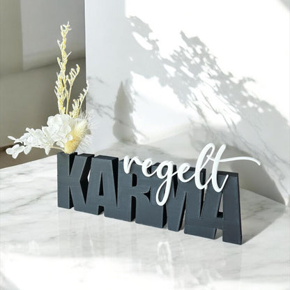 3D Schild "Karma regelt", Aufsteller, Schrift, Wohndeko