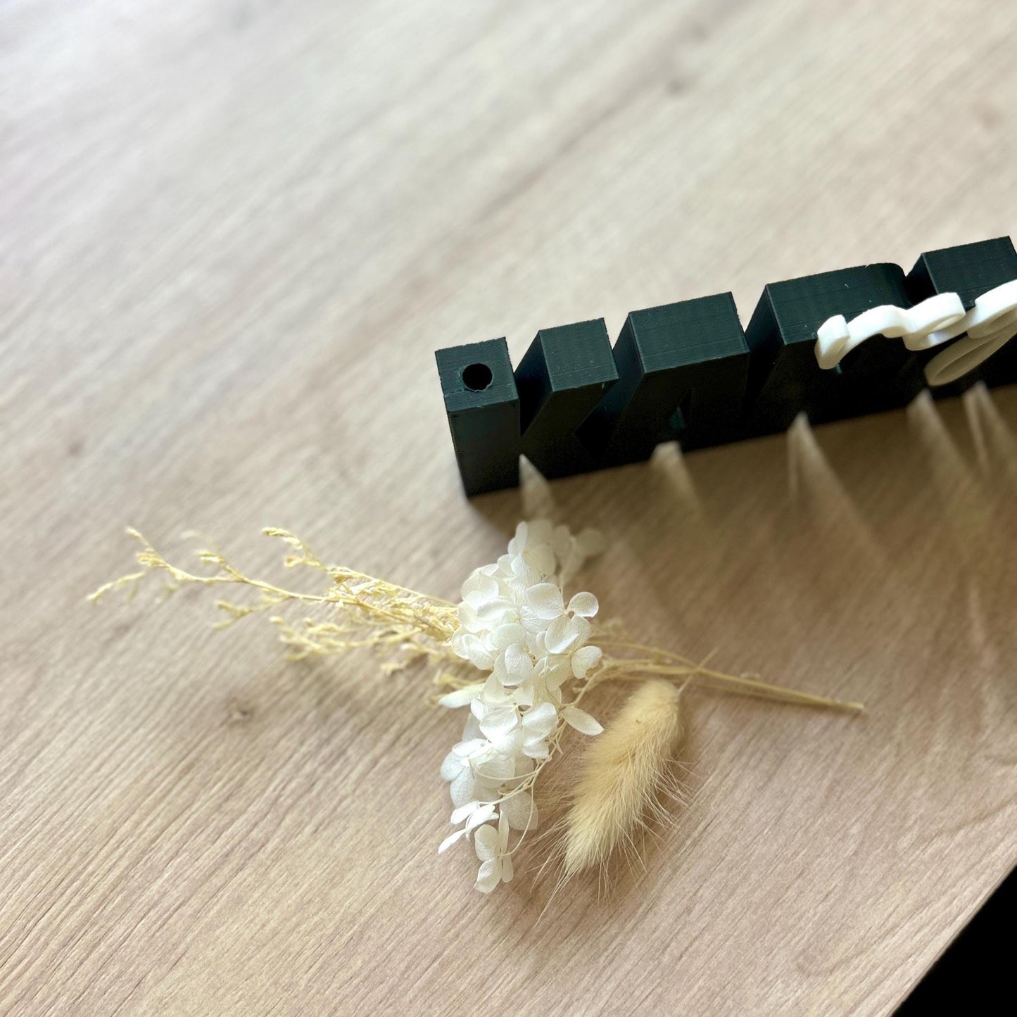 3D Schild "Karma regelt", Aufsteller, Schrift, Wohndeko