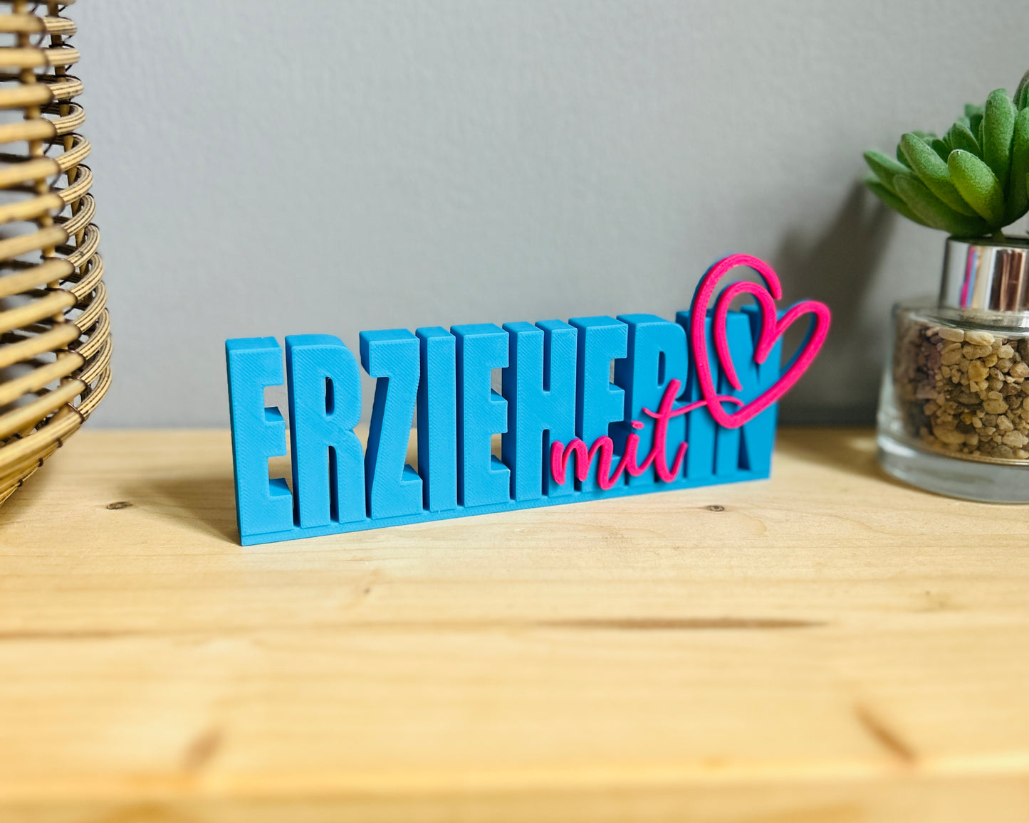 3D-gedrucktes Schild „Erzieherin mit Herz“ | Geschenk für Erzieherin | Personalisierte Deko | Verschiedene Farben | 16x5 cm